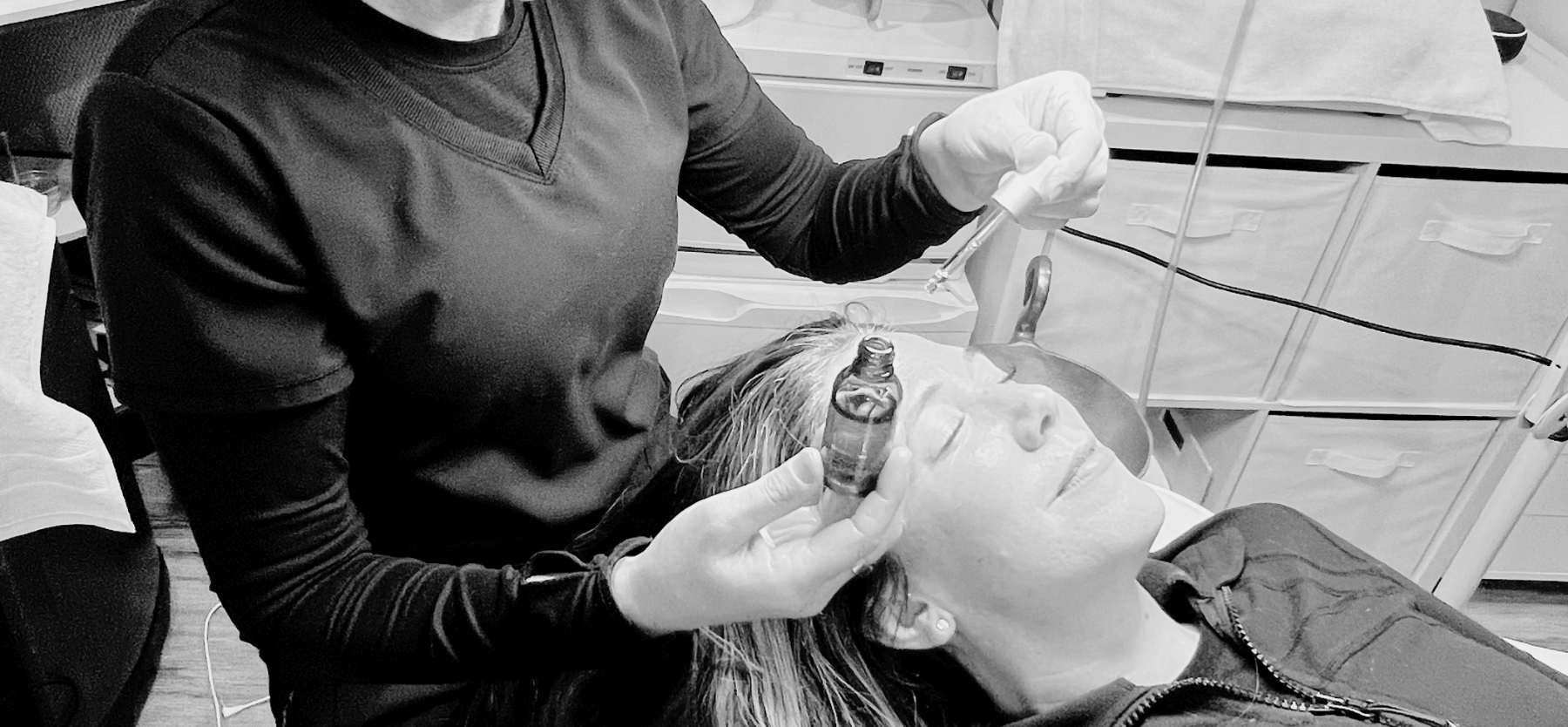 Soothing Aftercare: How Avoila Nourishing Face Oil Can Help Heal Your Skin After Cosmetic Procedures