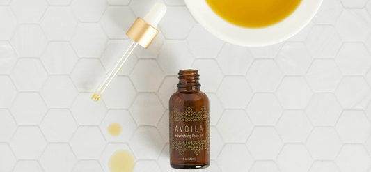 Avoila bottle and oil droplets 